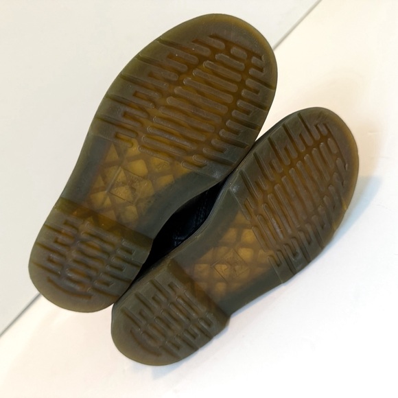 DR MARTENS KIDS BLACK LEATHER 1460 J LACE UP ANKLE BOOTS - Picture 9 of 10